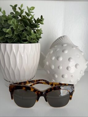 Stella McCartney Tortoiseshell Sunglasses with Dark Lenses